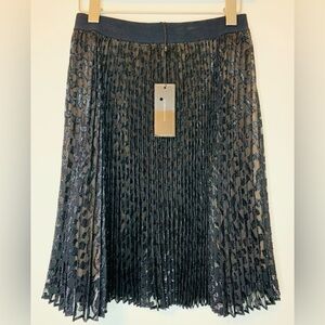 BCBCG NWT MaxAzaria Ryanne Black Pleated Shimmer Skirt size XS !